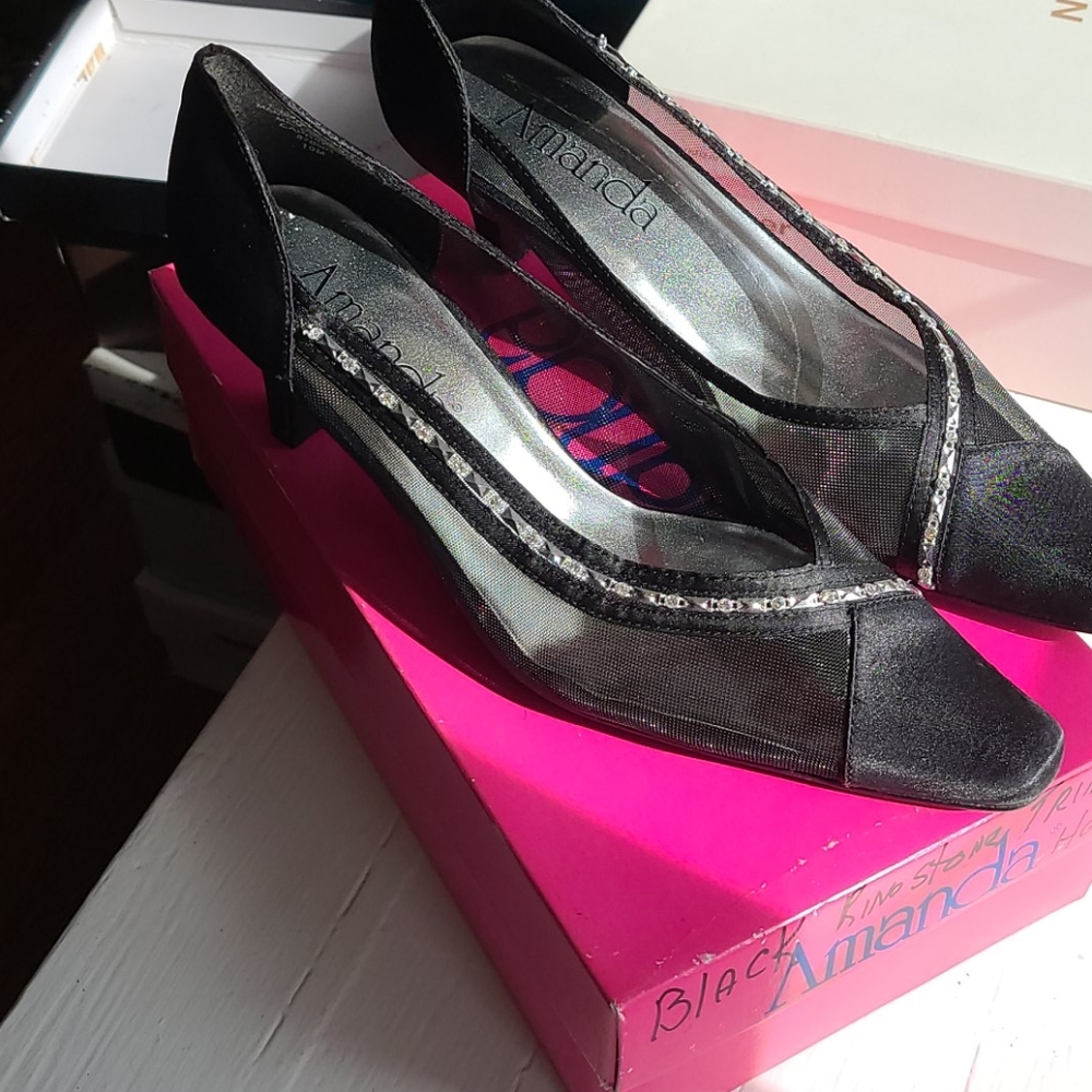 Amanda Sheer Black dress heels rhinestone trim 10M